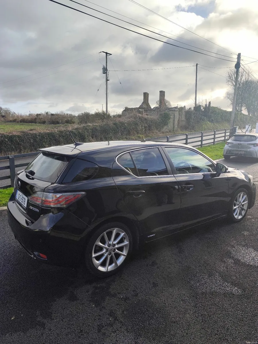 Lexus CT 2012 - Image 1