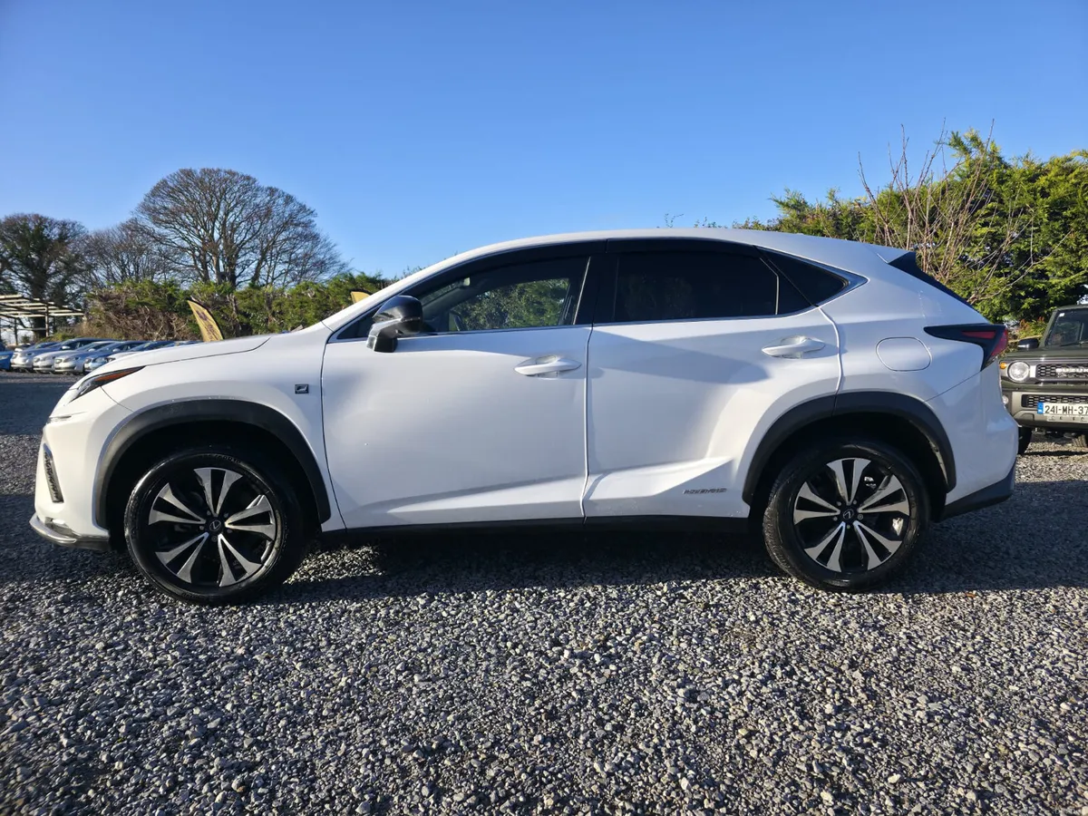 Lexus NX 2018 - Image 2