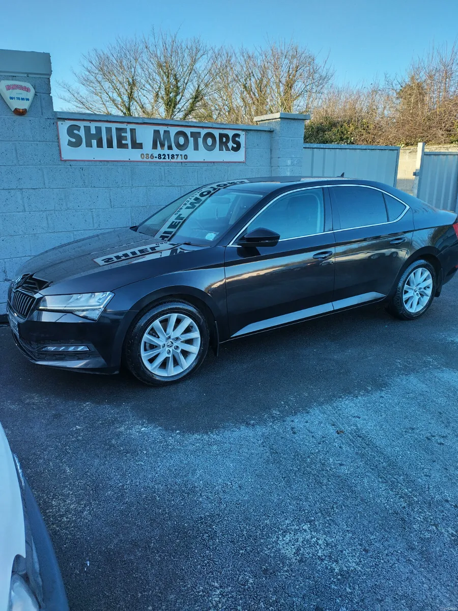 Skoda Superb 2021 H BACK MANUAL - Image 3