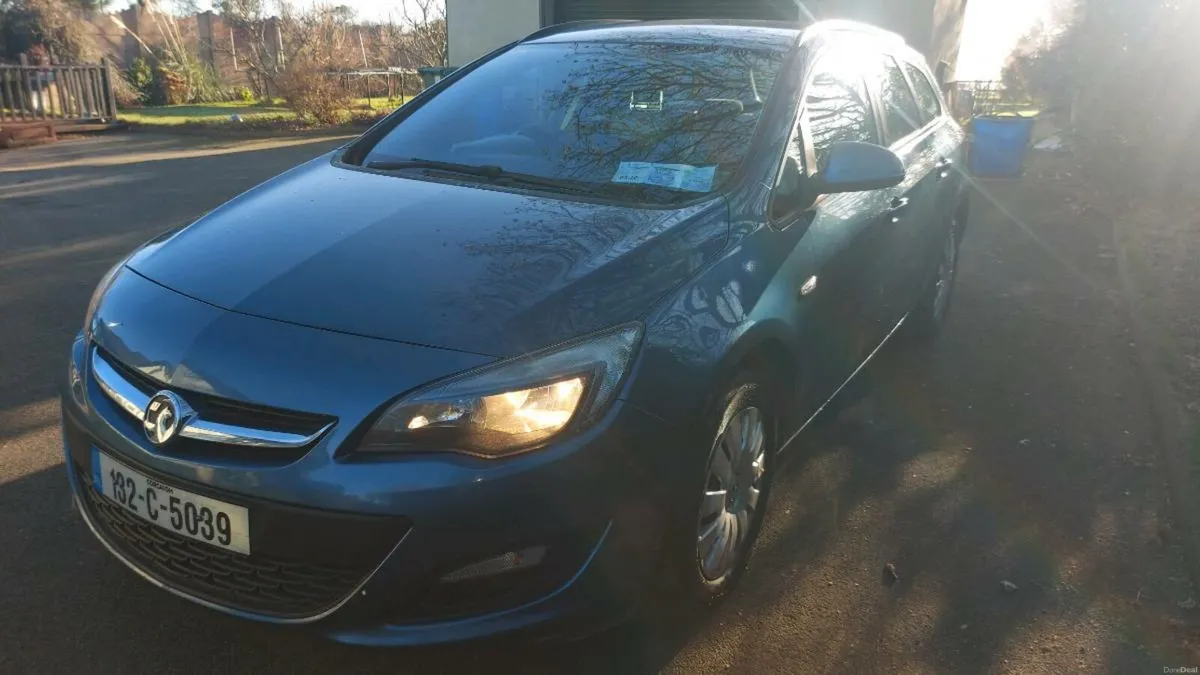 2013 Vauxhall Astra Diesel Estate - FULL YEAR NCT - Image 4