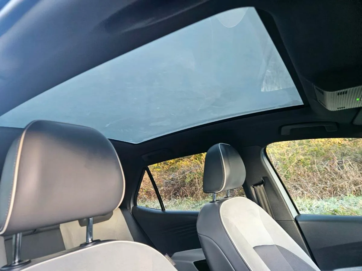 VW ID.3 ProFamily - Sunroof - High Spec - Image 4