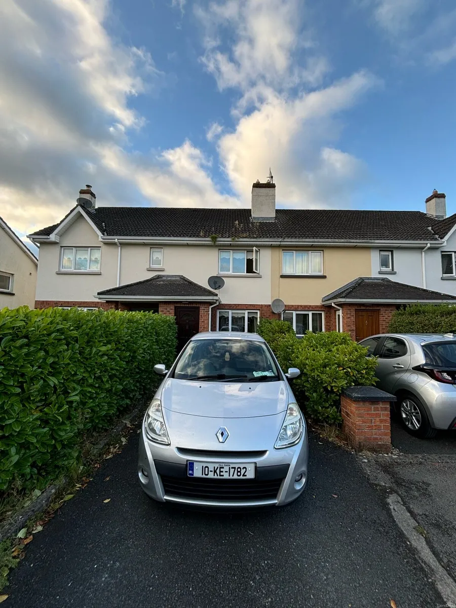 Renault Clio 2010 - Image 1