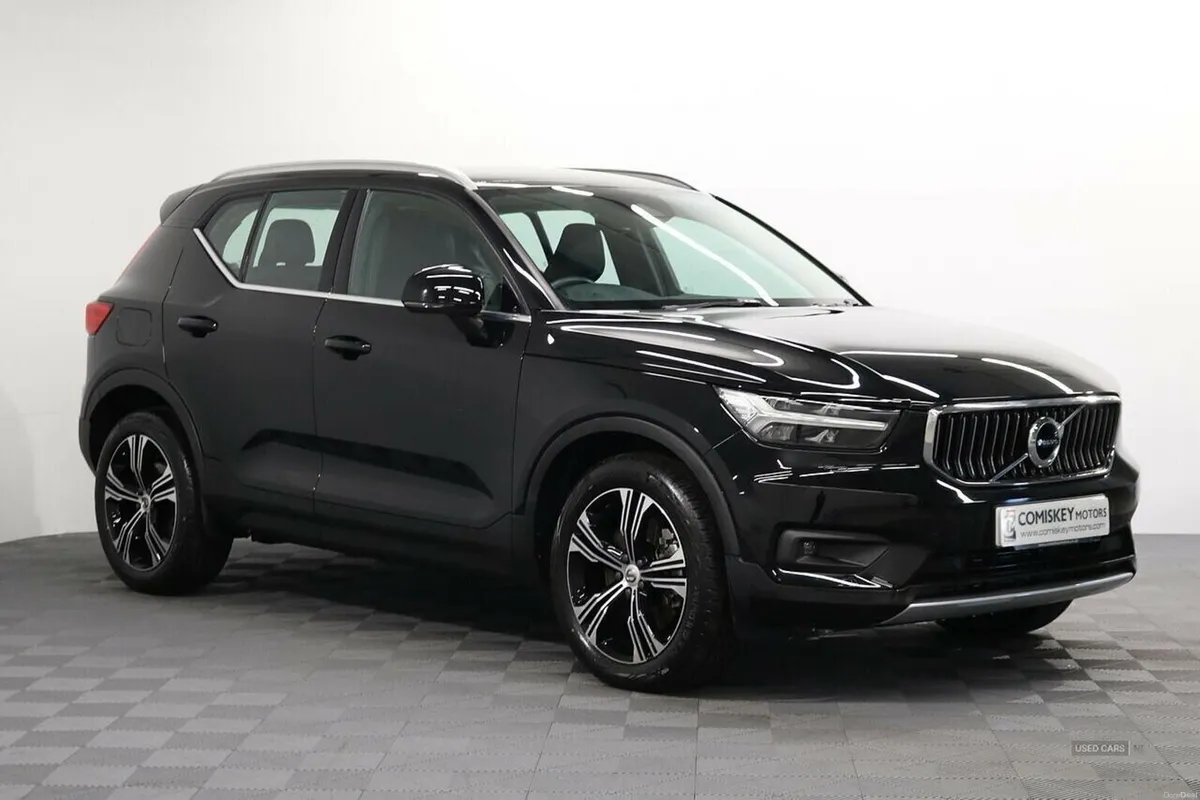 Volvo XC40 h T5 Twin Engine Inscription Pro - Image 1