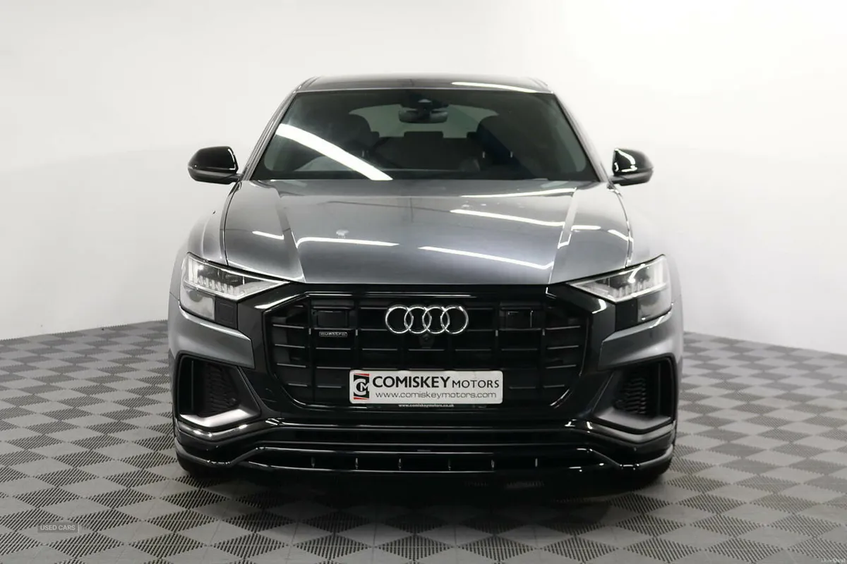 Audi Q8 TDI V6 Black Edition - Image 2