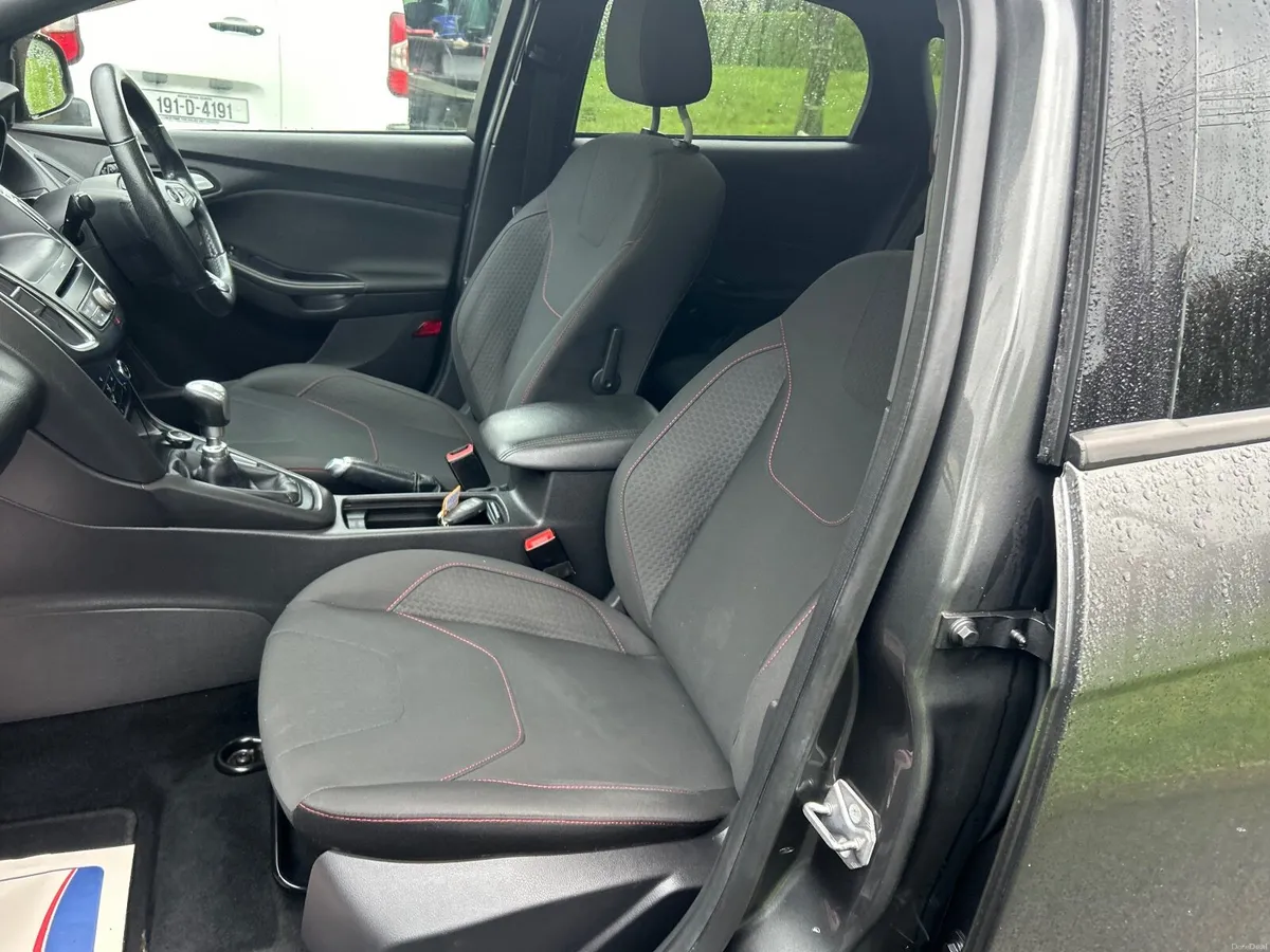 FORD FOCUS ST LINE 120 BHP TDCI 2017 - Image 4