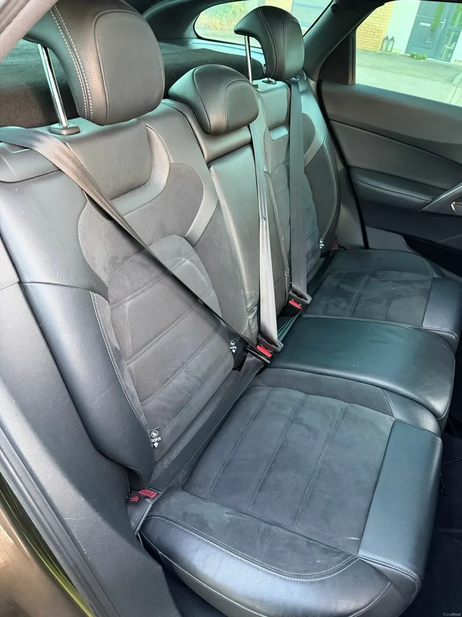 Citroen DS5 e-HDi 110 DStyle Airdream EGS6 – 2013 - Image 4