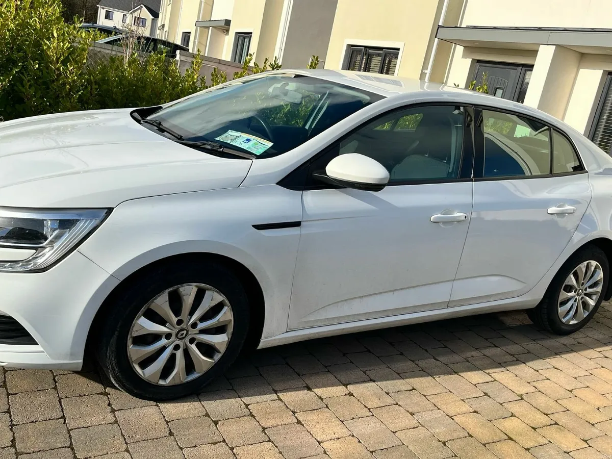 Renault Megane 2018 - Image 4