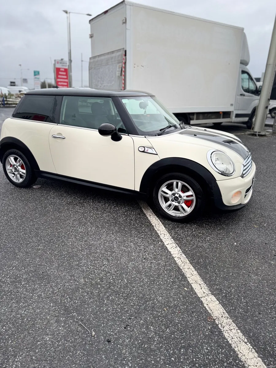 Mini One in perfect condition, new NCT - Image 3