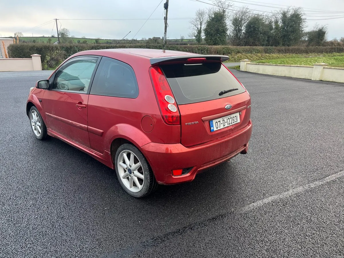 Ford fiesta - Image 4