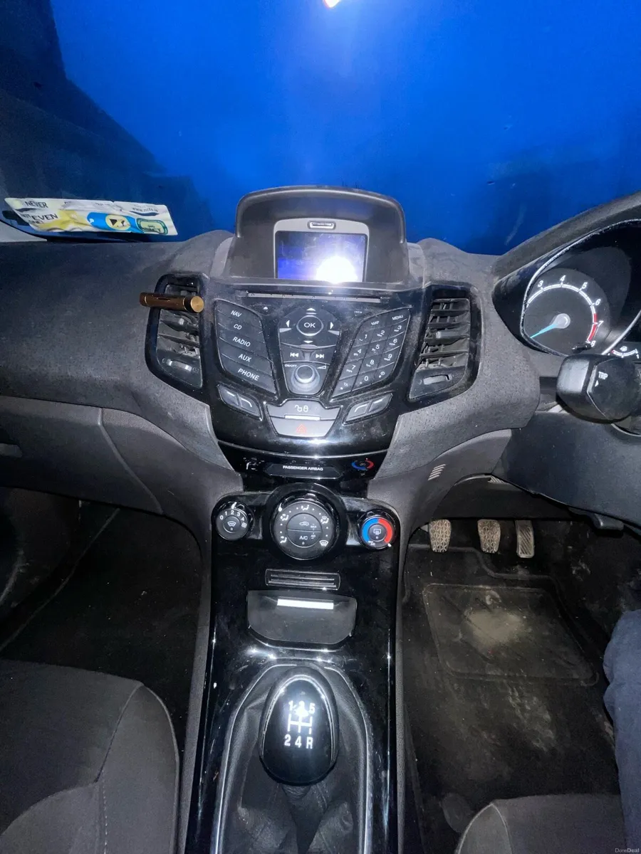 Ford Fiesta 2016 - READ DESCRIPTION - Image 4