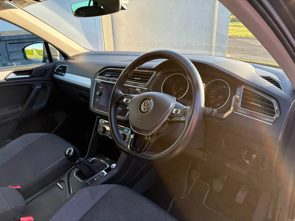 Volkswagen Tiguan 2.0 TDI 150 PS 2019 - Manual - Image 3