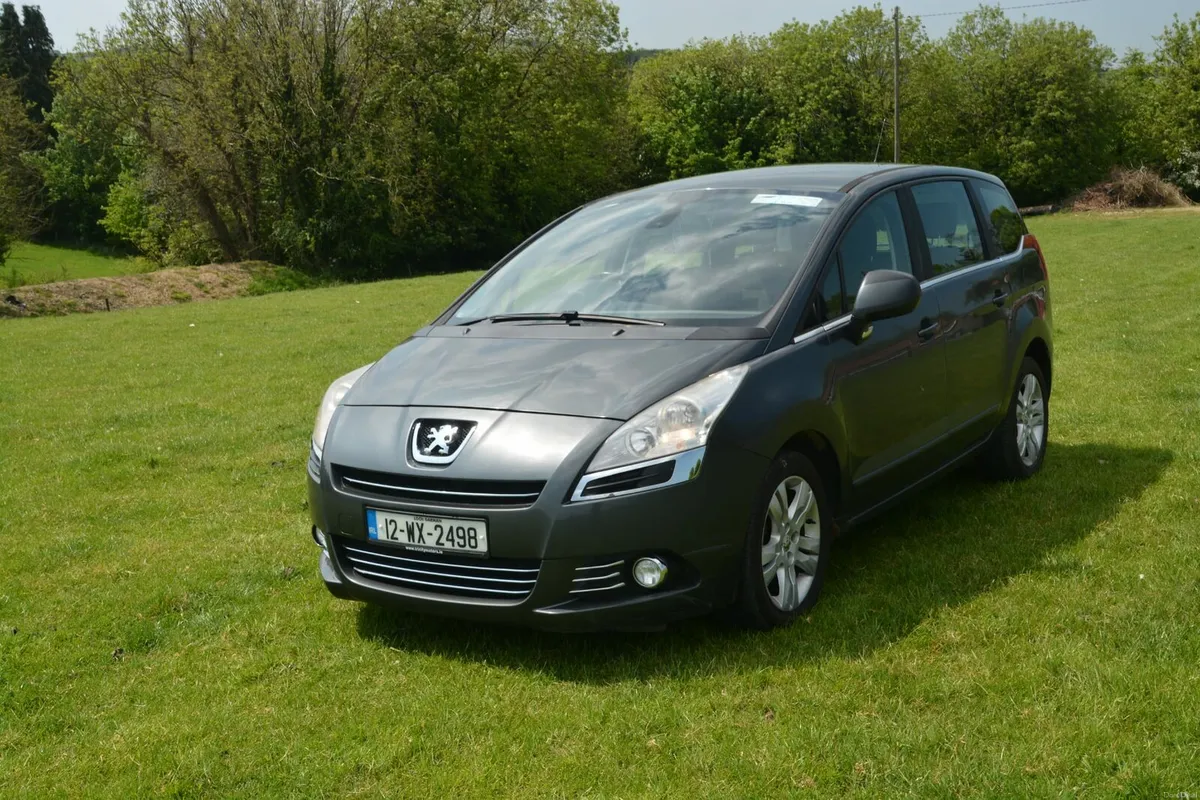 Peugeot 5008 2012 - Image 1
