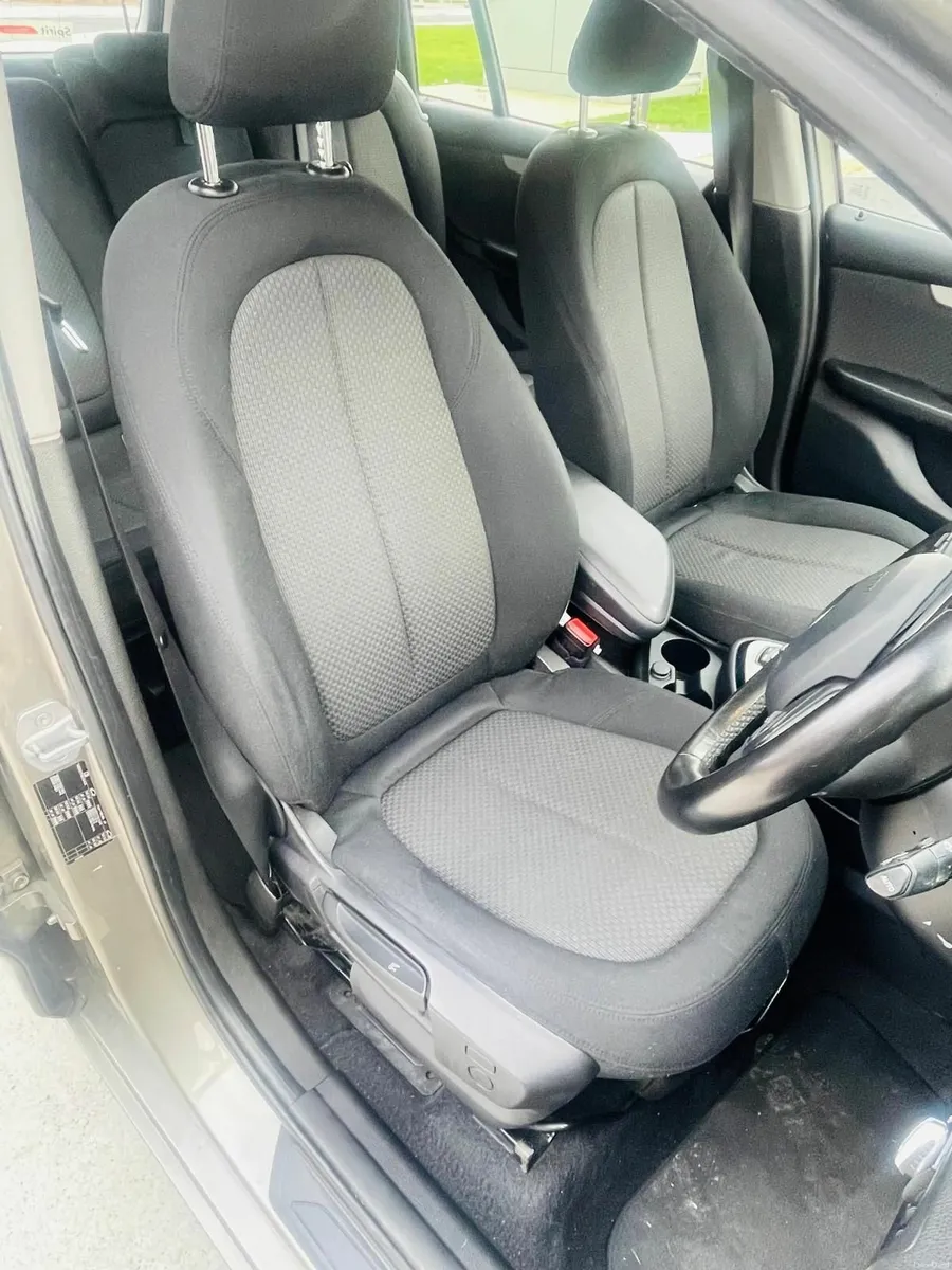 BMW 2-Series 2016- 7‑seater - Image 3