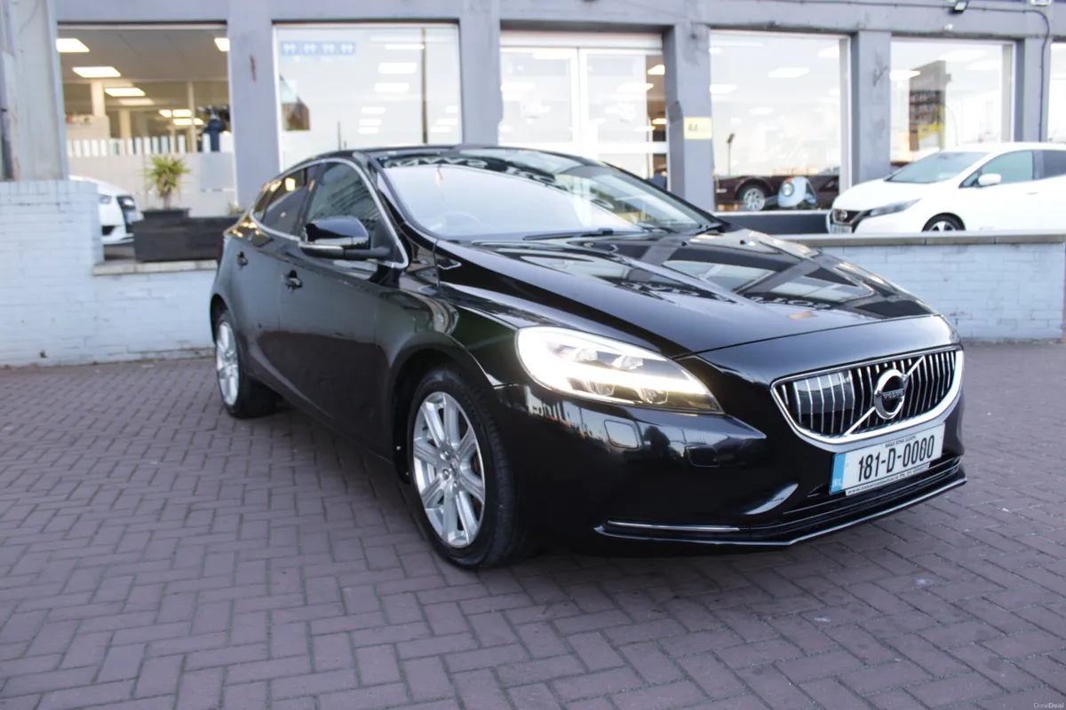 2.0D4 INSCRIPTION EDITION 5DR HATCHBACK AUTO WITH - Image 1