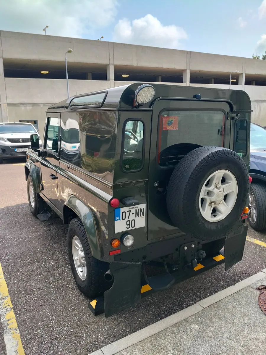 Land Rover Defender 90 2007 - Image 3