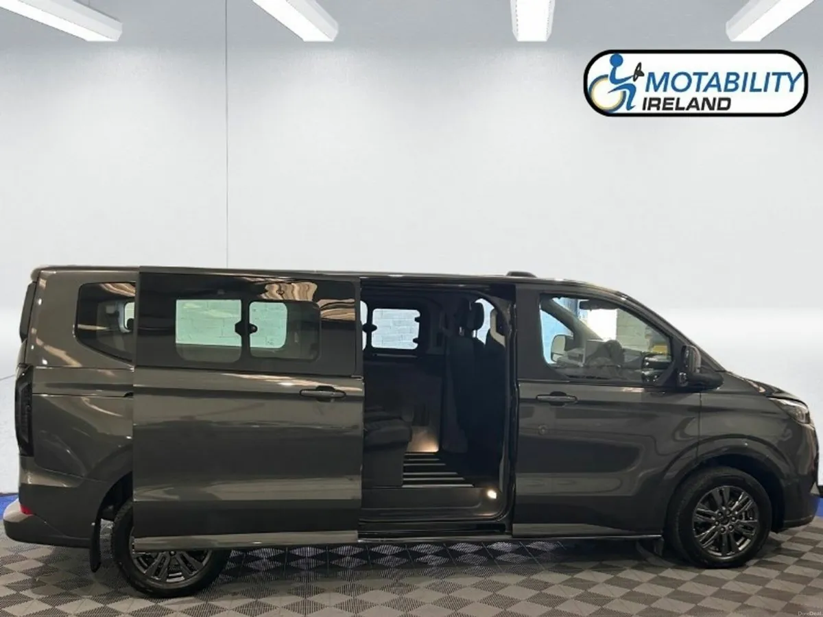Ford Tourneo Custom 2.5 PHEV Hybrid - Image 4