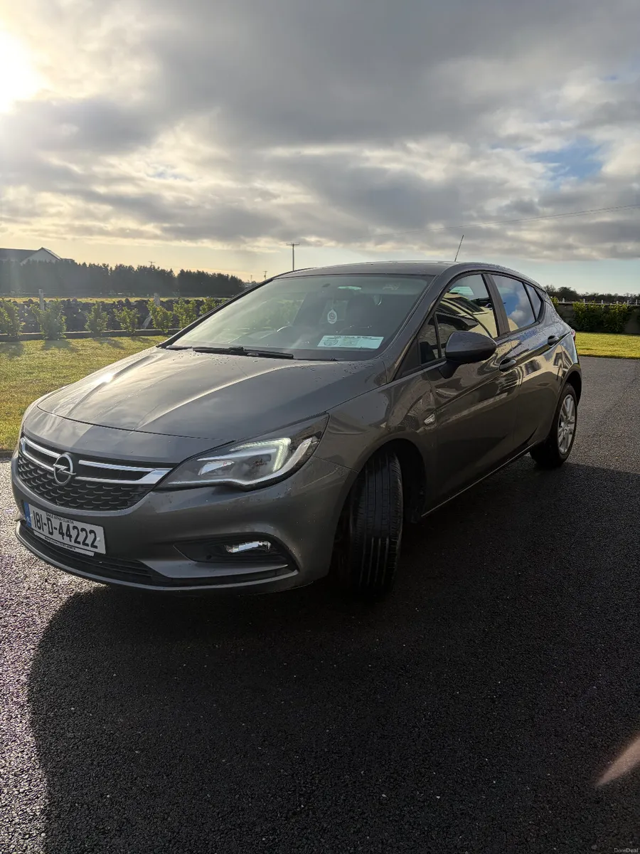 Opel Astra 2018 - Image 2