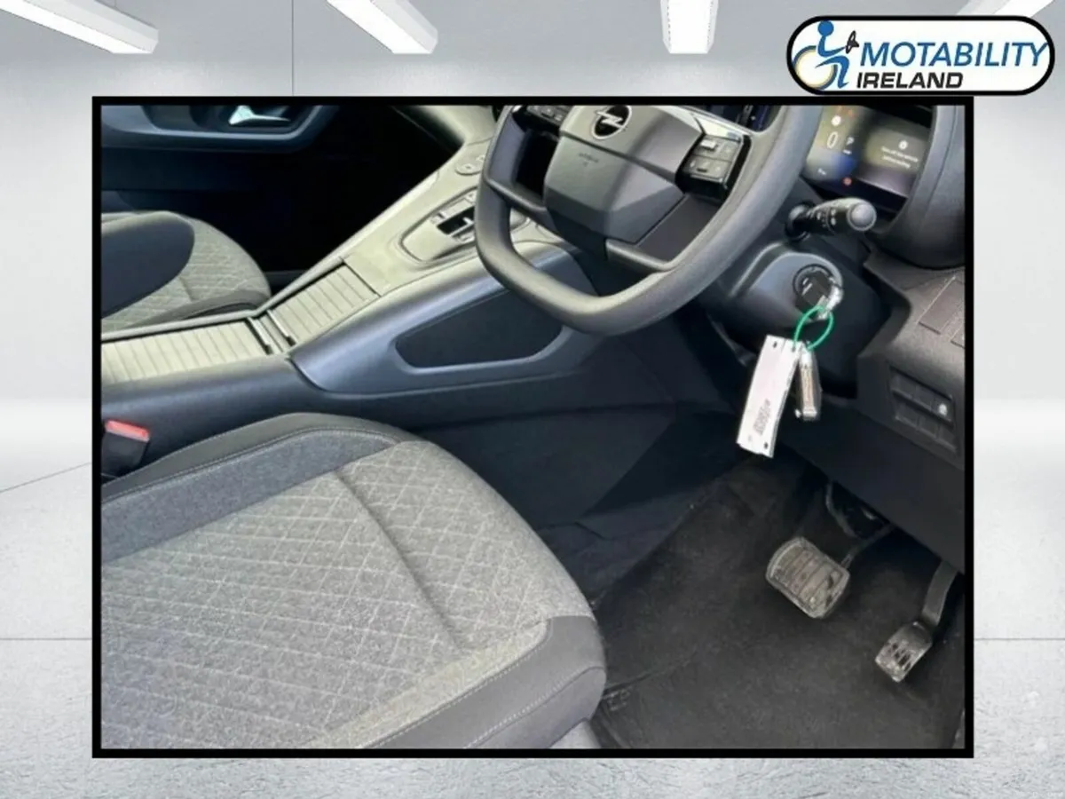 Opel Combo Wheelchair Accessible - Image 5