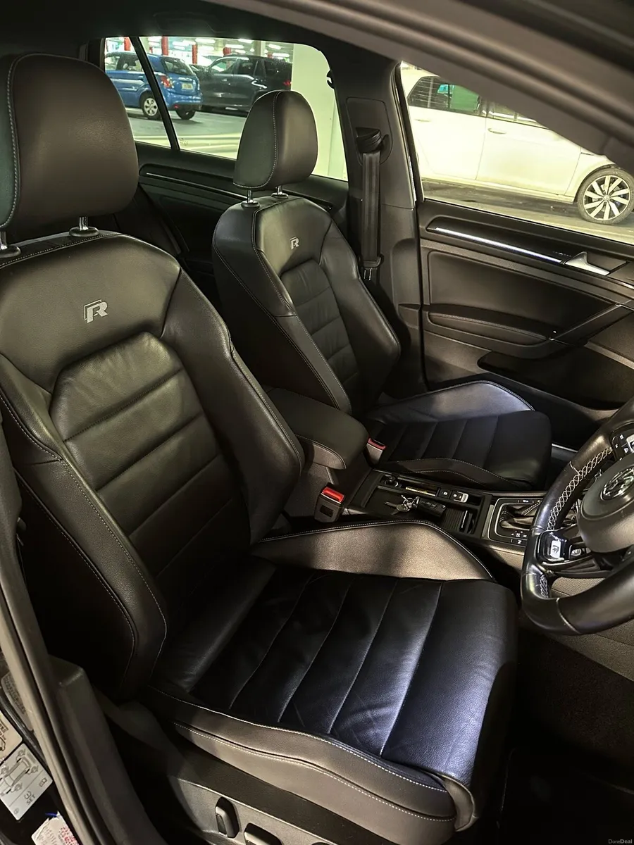 Volkswagen Golf R - Image 4