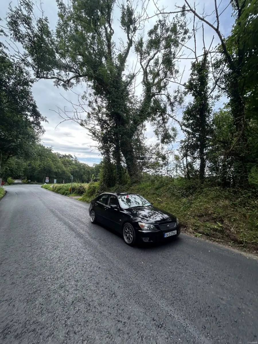 Lexus is200 - Image 2