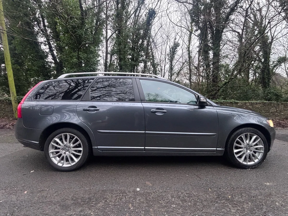 Volvo V50 T5 - Image 1