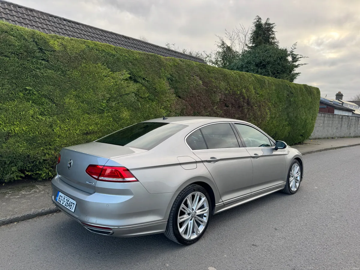 Volkswagen Passat R line - Image 3