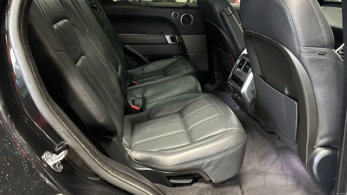 LAND ROVER RANGE ROVER SPORT P40 DYNAMICS HSE - Image 4