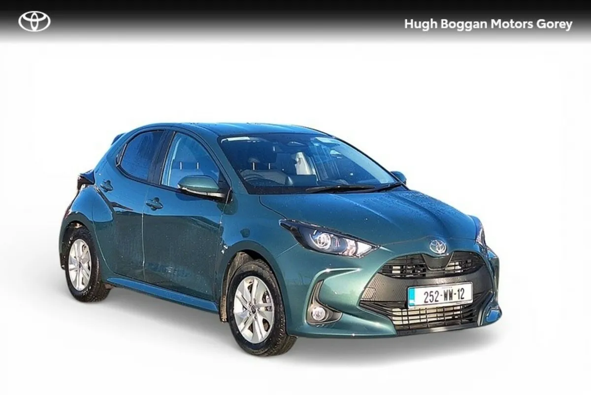 Toyota Yaris YARIS HYBRID 1.5 LUNA - Image 1