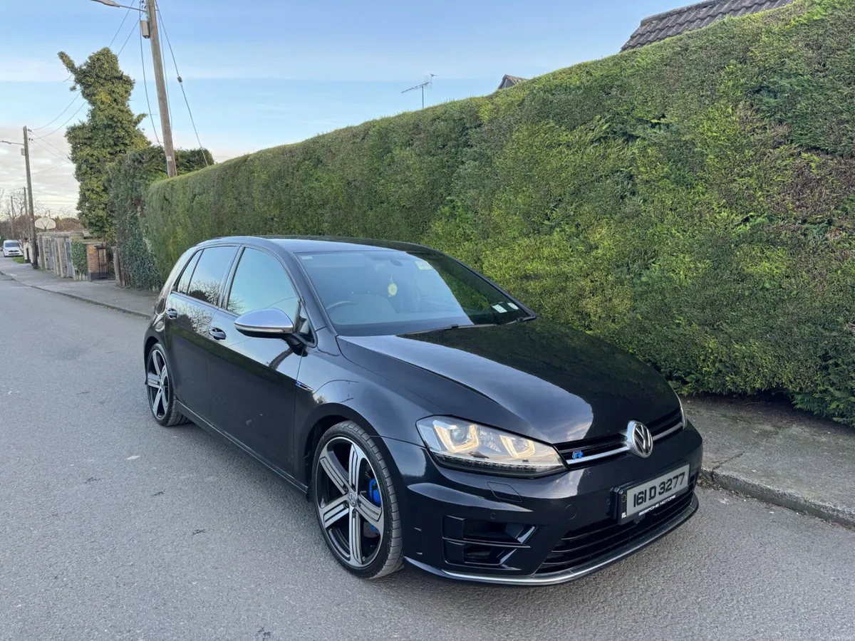 Volkswagen Golf R - Image 2