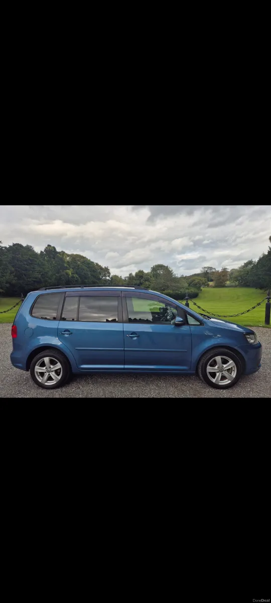 Volkswagen Touran 2015 - Image 2