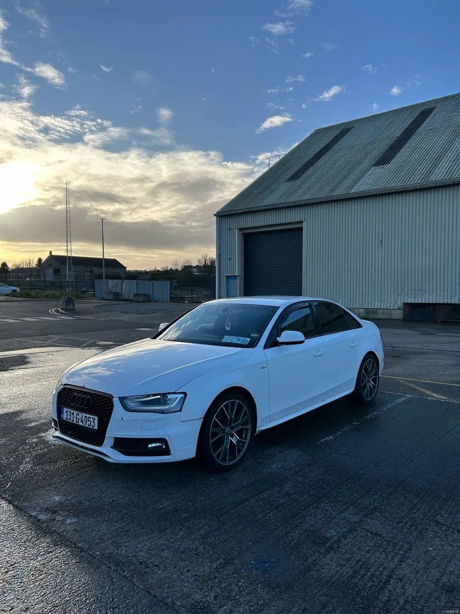 Audi A4 S line (2013) - Image 1