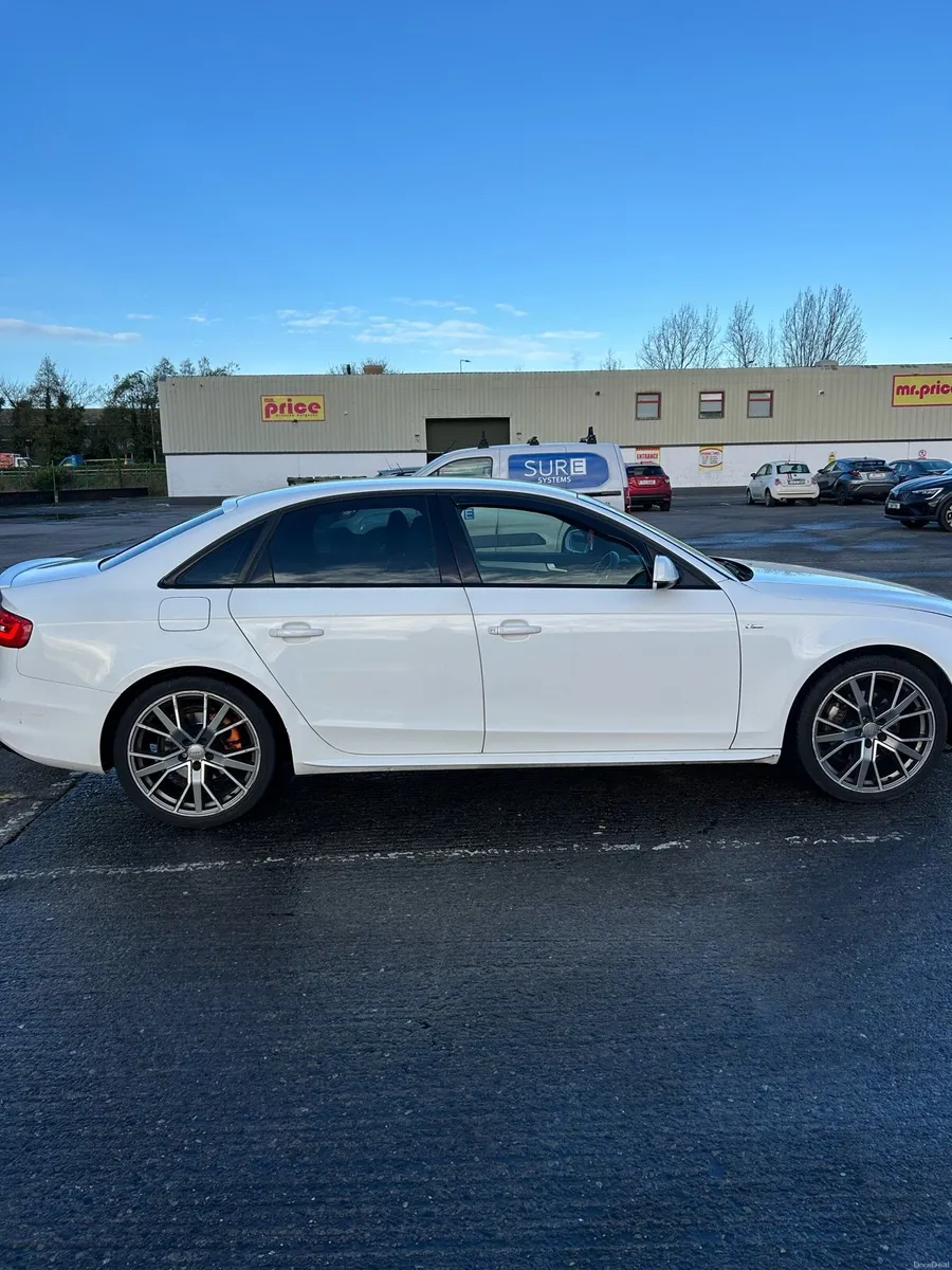 Audi A4 S line (2013) - Image 4
