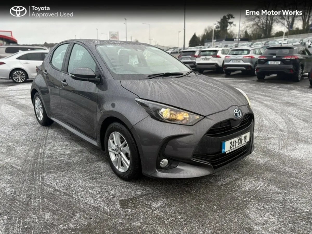 Toyota Yaris YARIS 1.5 HYBRID LUNA - Image 1