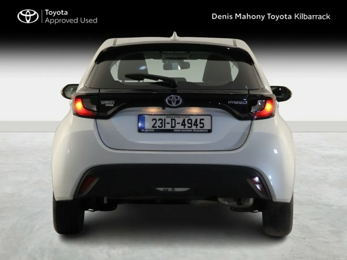 Toyota Yaris 1.5 HYBRID LUNA AUTO - Image 4