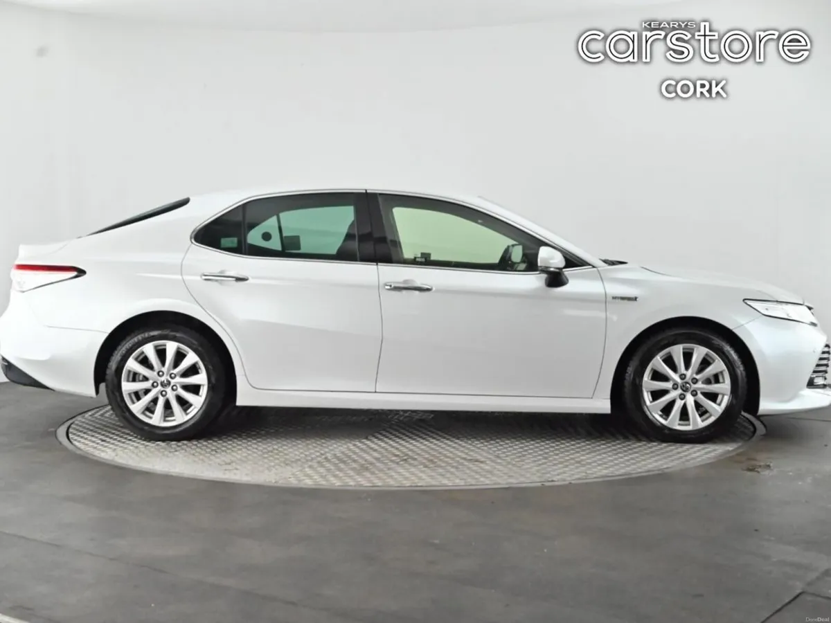 Toyota Camry 2.5 Camry Hybrid - Image 2