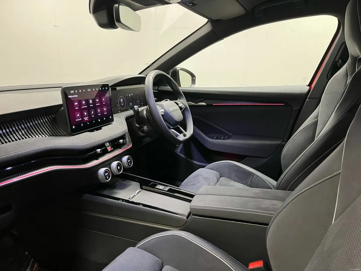 Skoda Superb Sportline DSG 2.0TDI 150BHP - Reversi - Image 4