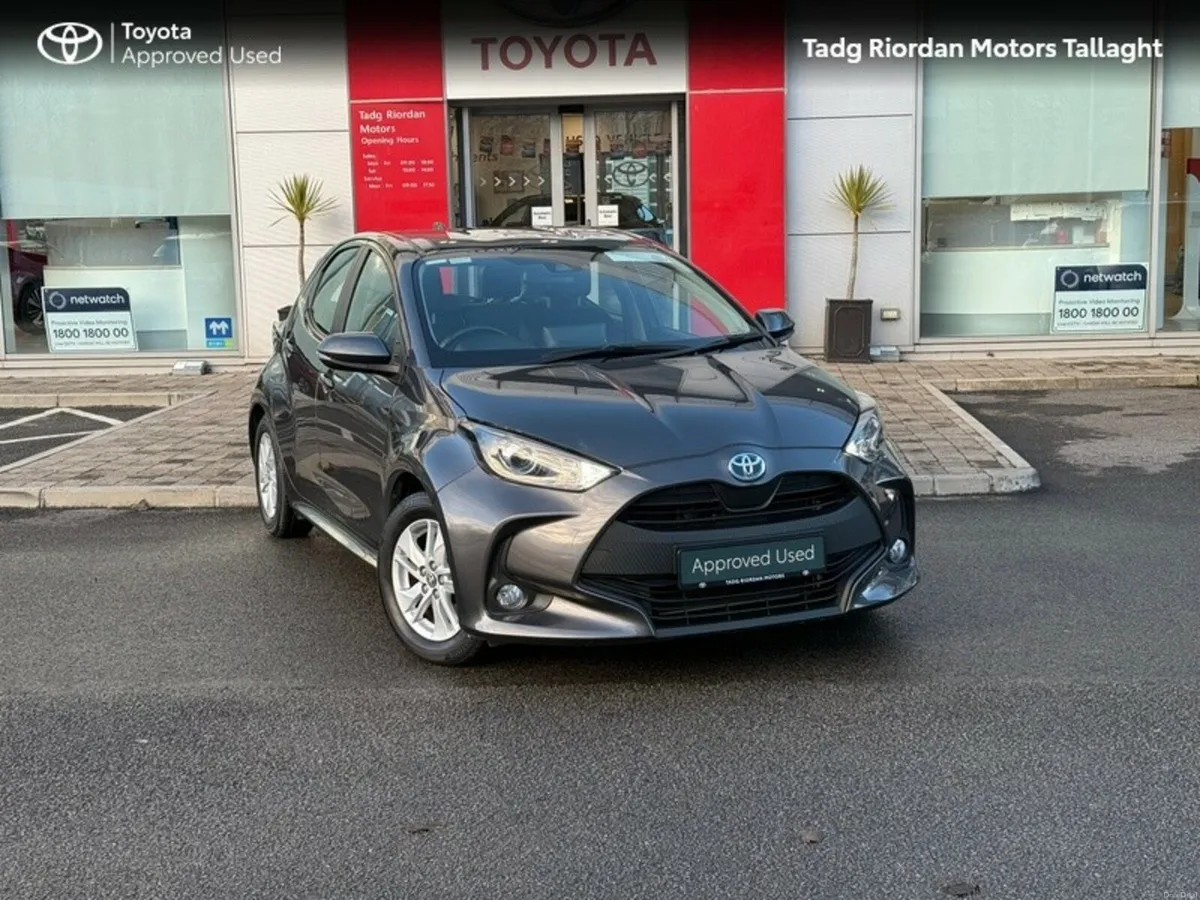 Toyota Yaris 1.5 HYBRID LUNA - Image 1
