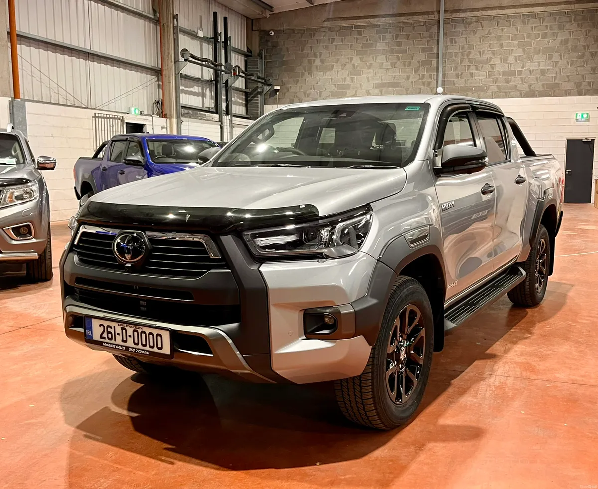 2026 Toyota Hilux InvincibleX 2.8 Auto - Image 4