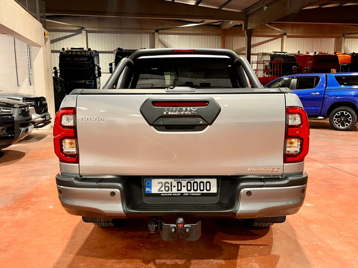 2026 Toyota Hilux InvincibleX 2.8 Auto - Image 6