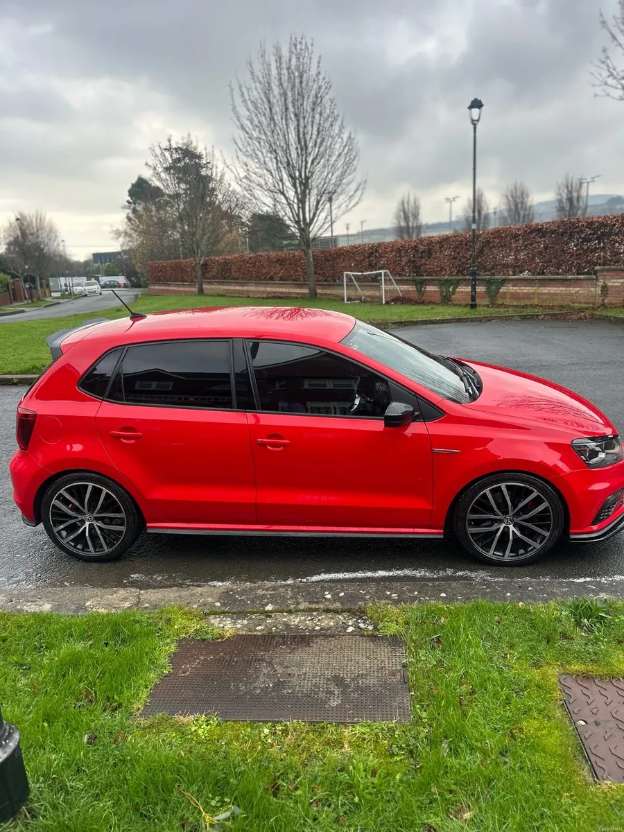 Volkswagen Polo 2016 - Image 2