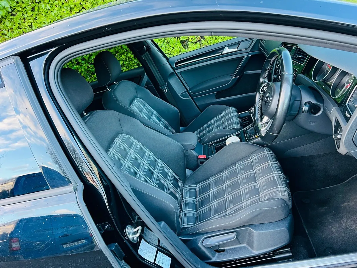 2016 Volkswagen Golf 2.0 Tdi GTD - Image 3