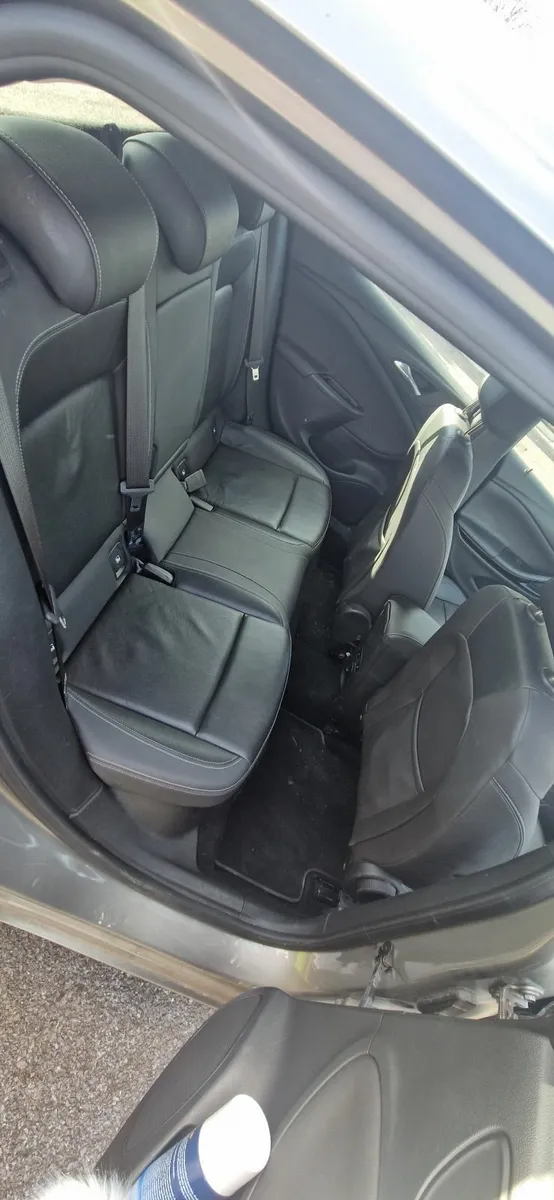 Opel Astra 2018 - Image 2
