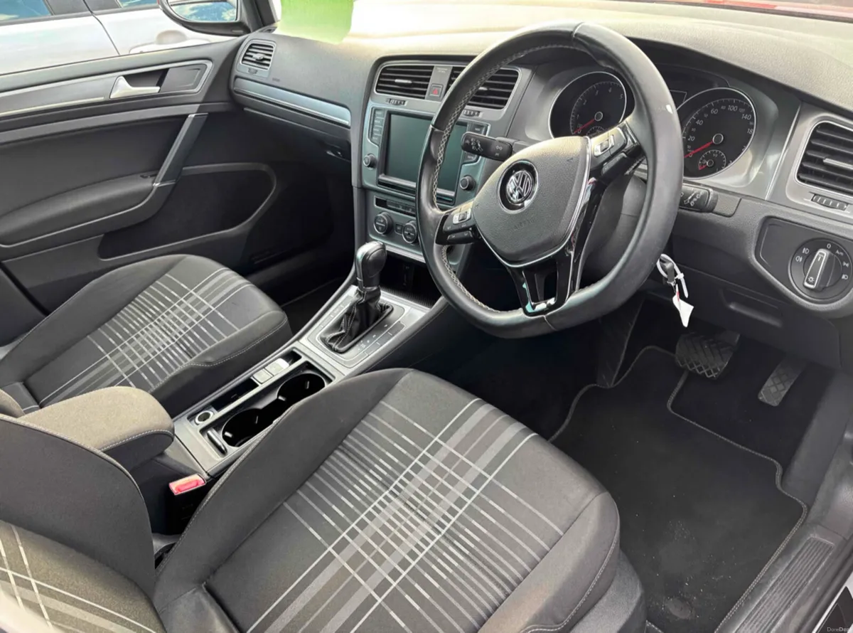2015 (152) VW Golf 1.2 Petrol - Lounge Edition - Image 3