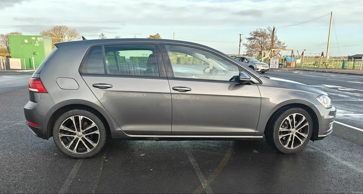 Volkswagen Golf 2017 - Image 1