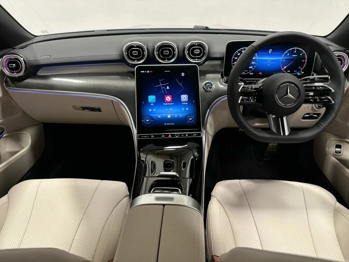 Mercedes-Benz CLE CLE220 D Cabrio Premium AMG Line - Image 4