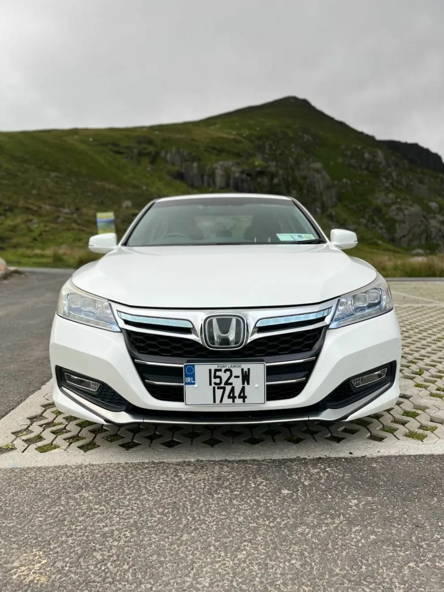Honda Accord 2015 - Image 1