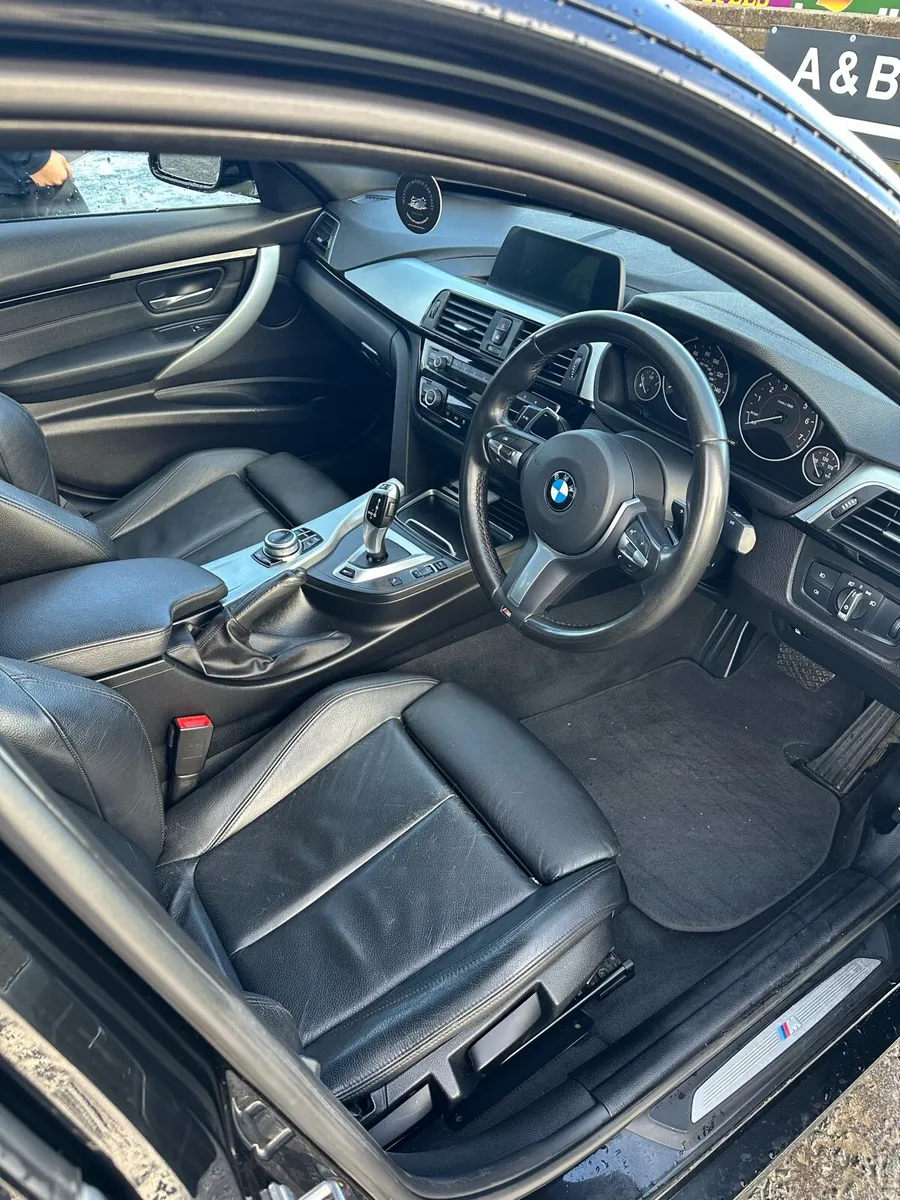 BMW 330e M Sport 2.0L Plug in Hybrid - Image 4