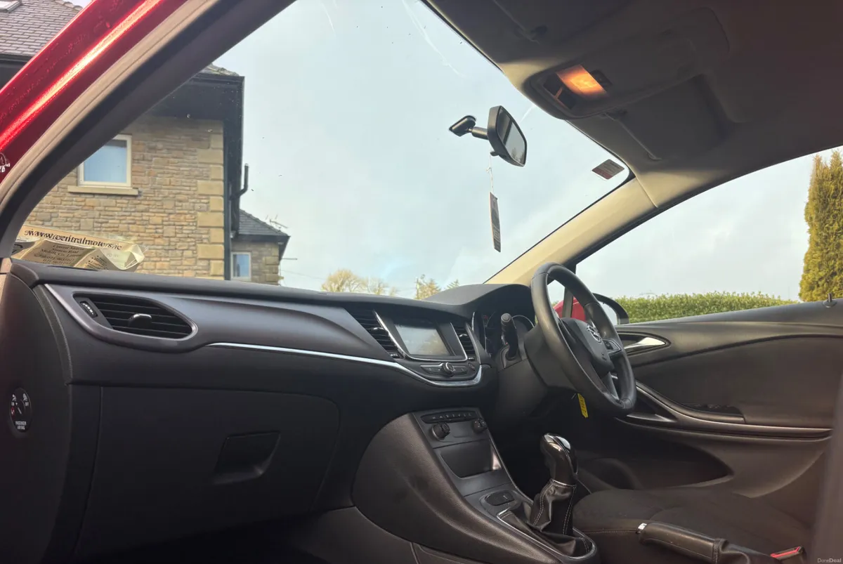 Opel Astra 2017 - Image 6