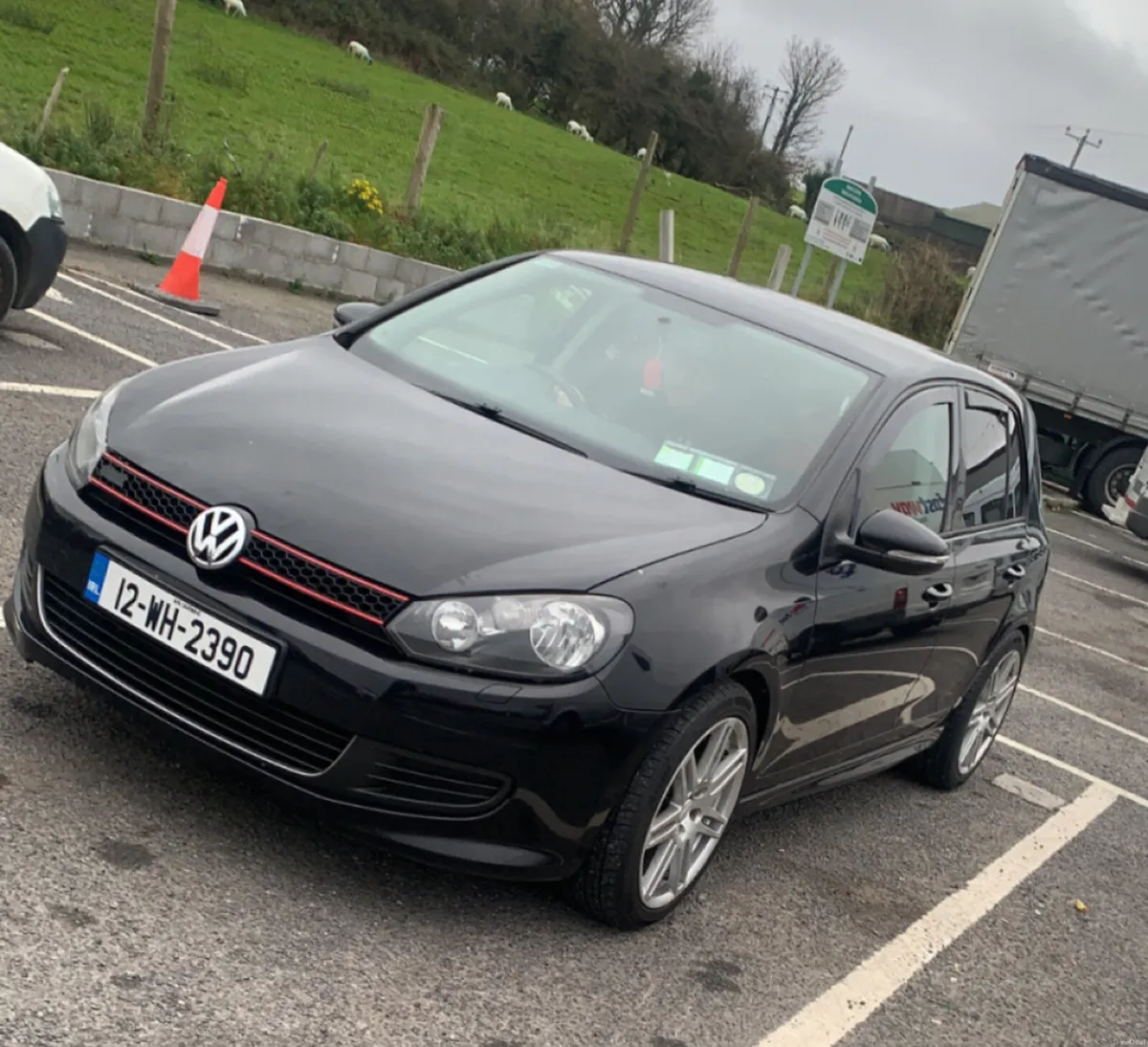 Volkswagon golf - Image 2