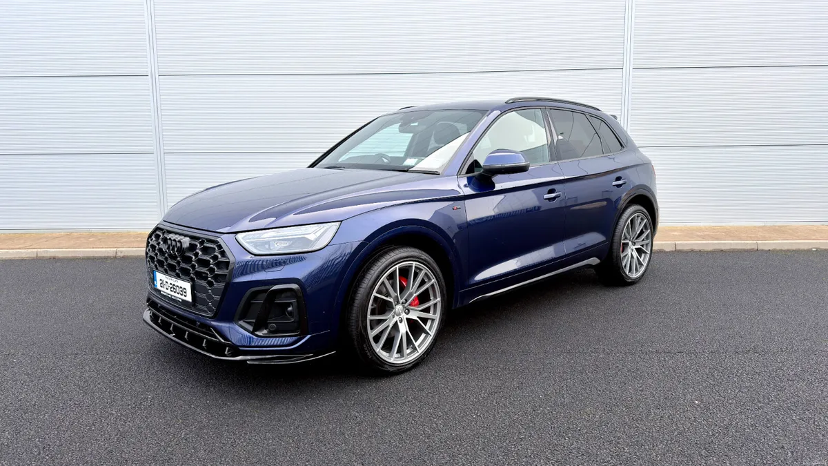 AUDI Q5 35 TDI S-Line Black Edition - Image 2